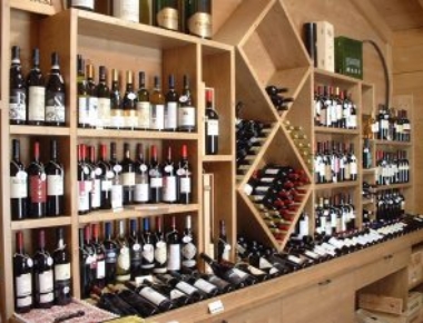 Interno Casetta La Barrique Enoteca