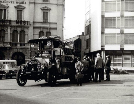 Camion birra Prinz Brau in piazza Garibaldi a Cantù